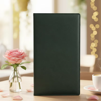 Couverture de menu moderne en cuir PU avec 2 pochettes pour cartes, logo gaufré, design portable pour cadeaux promotionnels de café/bar