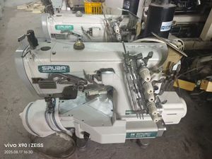 Machine à coudre industrielle d'occasion à grande vitesse pour la découpe de tissus, à commande pneumatique, Interlock Sirubas C007J, moteur 6000 points/minute, épaisseur 8 mm - Product Image 3