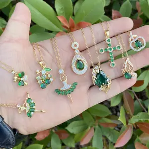 2023 New Fashion Necklace Jewelry Women Luxury Emerald Zircon Crystal Nephew Family Butterfly Flower Pendant Choker