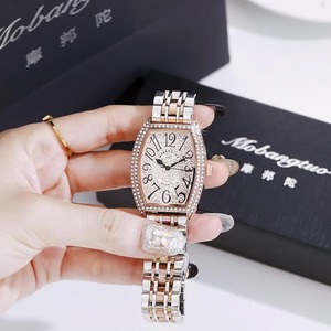 Bán Buôn Tùy Chỉnh Sang Trọng Thể Thao Thạch Anh Xem Với Kim Cương-Nạm Gymos Bảy Hạt Ban Nhạc Thép Rượu Vang Thùng Loại F Quay Số - Product Image 4