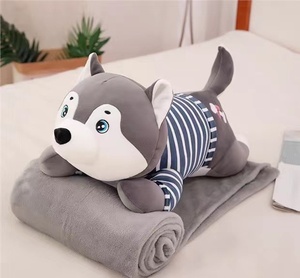 Meilleure vente couette d'été climatisation couverture en peluche jouet rose Husky peluche canapé décoration coussin