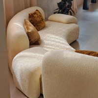 Direktverkauf ab Werk Cremefarbenes Nischen-Design Moon Bay Gebogenes Sofa Künstlerisches Kreatives Modulsofa Individuell Anpassbar