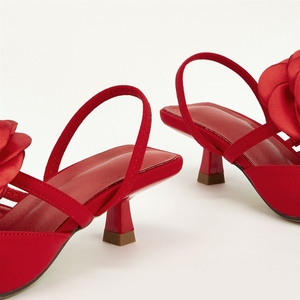 Mules de Tacón Bajo con Punta en Pico y Tira Trasera al Tobillo al por Mayor |   Tacones de satén con rosas florales en 3D, dulces y románticos, para bodas y fiestas, para <span class=keywords><strong>mujer</strong></span> - Product Image 4