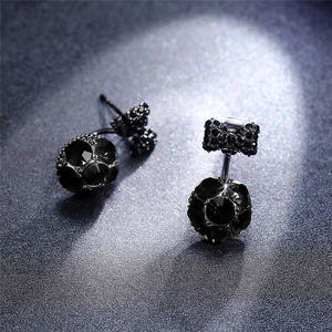 Boucles d'oreilles clous en cristal bleu foncé E1579, forme boule, serti clos, argentées, classiques pour femme, usage quotidien - Product Image 5