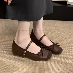 26/5000 Venta al por mayor de fábrica Zapatos de tacón bajo plateados populares con plantilla elevadora para mujer - Product Image 3