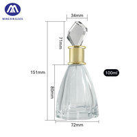 Vintage mewah kualitas tinggi dapat disesuaikan bunga unik berbentuk timbul 100ML 3.4Fl.oz jelas kaca kristal botol parfum