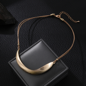 TongLing Collar corto retro minimalista <span class=keywords><strong>simple</strong></span> regalo de Navidad femenino collar de barra en forma de onda para <span class=keywords><strong>la</strong></span> <span class=keywords><strong>vida</strong></span> diaria - Product Image 5