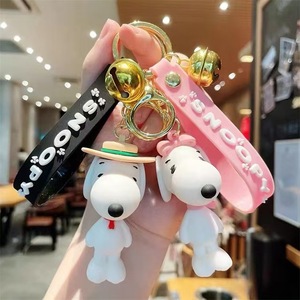 Caoutchouc dessin animé <span class=keywords><strong>porte</strong></span>-clés PVC <span class=keywords><strong>Snoopy</strong></span> Charlie <span class=keywords><strong>porte</strong></span>-clés 3D poupée mignon sac pendentif voiture <span class=keywords><strong>porte</strong></span>-clés accessoires enfants jouets ornement - Product Image 2