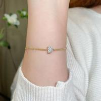 Bracelet minimaliste et délicat en or jaune 18 carats avec diamant de laboratoire taille cœur à trois griffes, ajustable, pour femme, bijoux fins