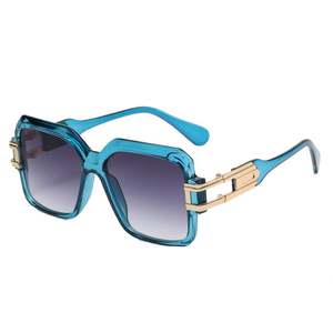 Lunettes de soleil carrées surdimensionnées vintage 2025 pour hommes et femmes avec logo personnalisé, monture en alliage, protection UV400, idéales pour la conduite - Product Image 1