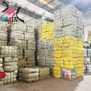 โรงงานผู้ผลิตโดยตรง ขายส่งเสื้อกล้ามผู้หญิงทรงเข้ารูปสีขาว ผ้าฝ้าย เกรด A สำหรับฤดูร้อน เสื้อผ้ามือสองแบบมัดเป็นก้อน - Product Image 5