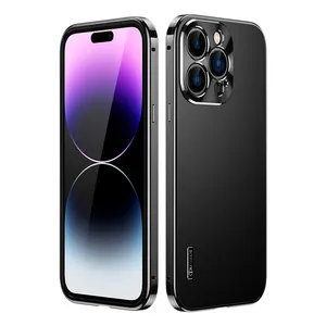 Alüminyum lüks Ultra ince telefon iPhone için kılıf 14 Pro Max Metal arka kapak yumuşak TPU tamponlar lens koruma kapağı 13/12