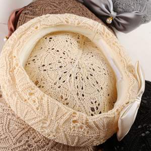 Tricoté à la main perle papillon noeud béret chapeau femmes mode coréenne respirant petit visage peintre casquette automne évider conception - Product Image 6