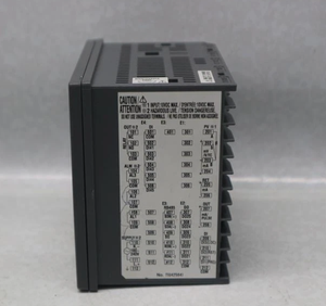 เครื่องควบคุมกระบวนการอุณหภูมิแบบตั้งโปรแกรมได้ Yokogawa UP55A-001-11-00 100-240VAC 18VA สำหรับการควบคุมกระบวนการแบบวงจรความร้อนและการควบคุมกระบวนการแบบแบทช์ - Product Image 1
