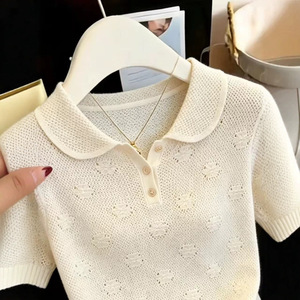 เสื้อเชิ้ตผู้หญิงแขนสั้นผ้าถักสีมิลค์กี้ลายกลวงกระดุมแถวเดียวผ้าโพลีเอสเตอร์สำหรับการเดินทาง - Product Image 4