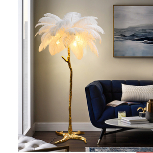 Lampe sur pied décoration chambre plume d'autruche <span class=keywords><strong>lampadaire</strong></span> pilier en résine branche d'or panache blanc lampadaires - Product Image 3