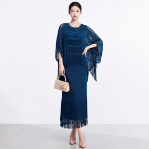 Vestido midi plisado Miyake para mujer, talla grande, diseño informal, tejido a rayas, transpirable, moderno, con borlas, para otoño. - Product Image 4