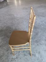 Chaise de Mariage Chiavari Démontable En Gros Blanc/Doré avec Métal et Résine Dorés pour Banquets d'Hôtel, Salles de Réception et Événements