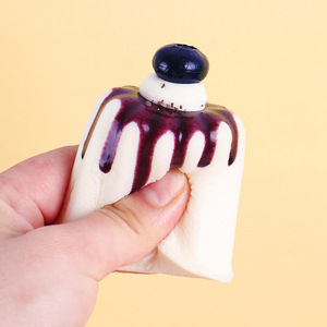 เค้กเจลลี่ PU รุ่นเค้ก<span class=keywords><strong>คิริ</strong></span> ของตกแต่งขนมสำหรับน้ำชายามบ่าย ของเล่นบีบได้สำหรับเด็กหญิงและเด็กชาย อายุ 5 ถึง 7 ปี - Product Image 3