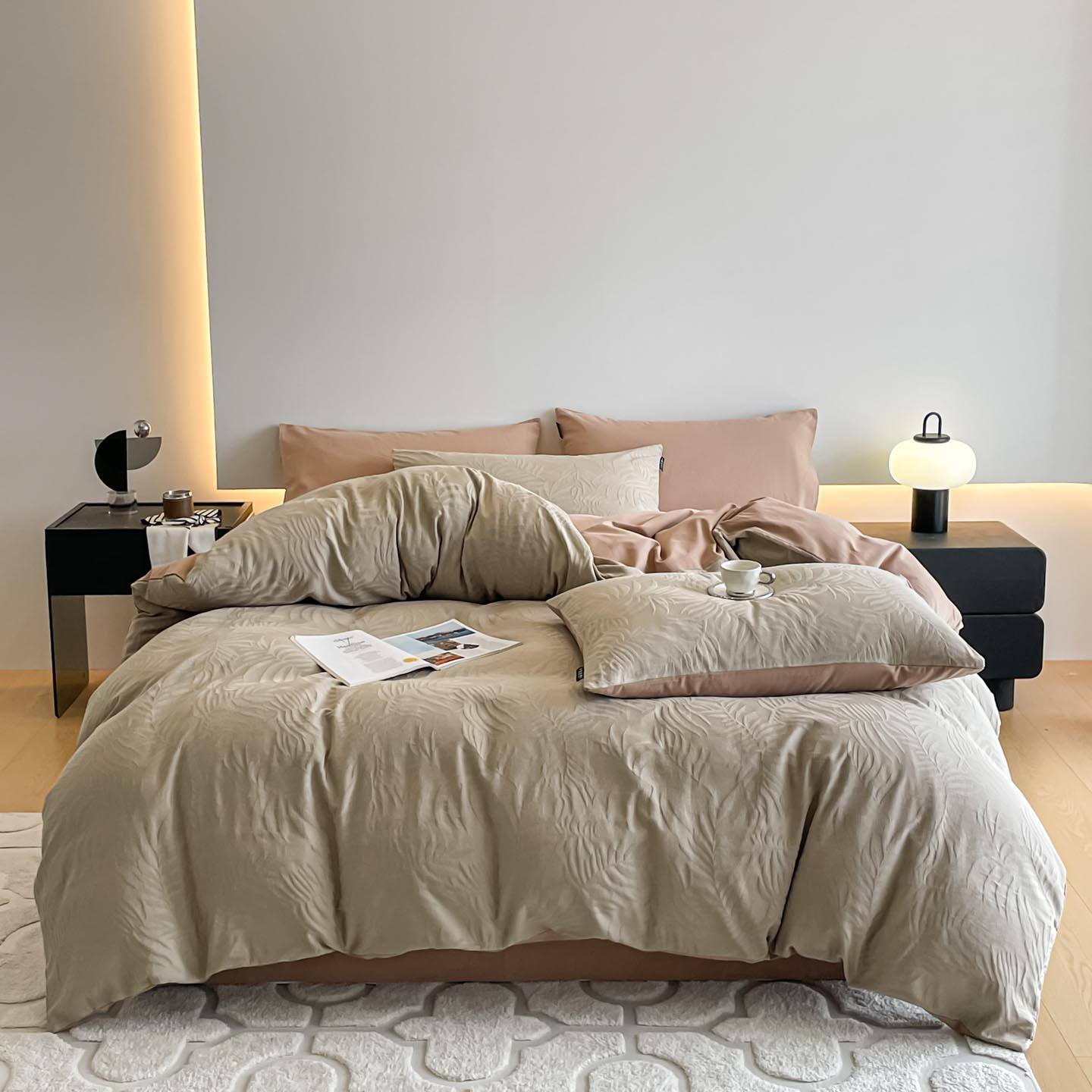 ยกใบไม้สีฟ้าขึ้น