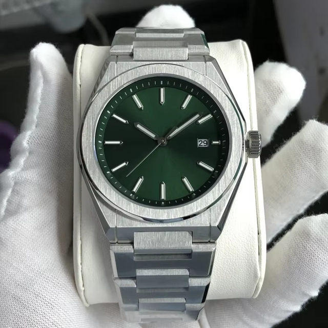 Luxury Green Dial Watch for Men Brushed Stainless Steel Sapphire Glass Private Label Dial Men's Japan Quartz Premium Watches Men