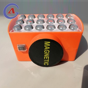 Luz de Advertencia Estroboscópica LED Magnética con Energía Solar, Luces de Emergencia Rojas y Azules, Luces Intermitentes para Carreteras - Product Image 3