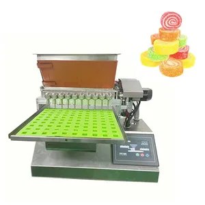 Kleine weiche Süßigkeiten machen Maschine weiche Bär Gummibärchen machen Maschine Mitte gefüllt Gummibärchen machen Maschine