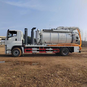 Camion d'aspiration des eaux usées ISU*ZU 4x2 5cbm avec réservoir septique, transmission manuelle diesel, norme d'émission Euro 6 - Product Image 4