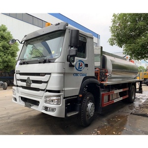 Camion épandeur d'asphalte haute performance 12m3 HOWO, distributeur d'asphalte à vendre - Product Image 2