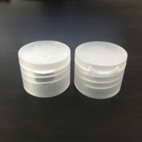 Bouchons de bouteille en plastique de couleur personnalisée 20/410 24/410 28/410 Couvercles de bouteille cosmétique Fermeture à rabat nervuré