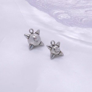 Boucles d'oreilles clous en alliage de zinc avec pendentif cône météore et géométrie à pointes, accessoire unisexe pour usage quotidien - Product Image 4