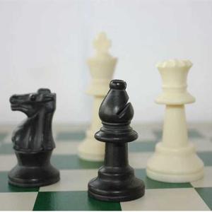 Ensemble de jeu d'échecs Tapis d'échecs en cuir PU Ensemble d'échecs de voyage portable - Product Image 5