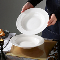 Assiettes à dîner blanches personnalisées de luxe élégantes de haute qualité, vaisselle de restaurant, service d'assiettes en céramique pour les fêtes, utilisation à domicile, bol à soupe
