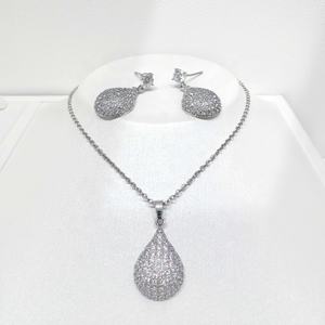 Juego de joyería de plata de ley 925 con circonita fina, elegante, de diseño nuevo, al por mayor, para mujer, con piedra natural en forma de gota de agua. - Product Image 2