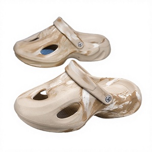 รองเท้าแตะชายแบบสวมใส่สบายสำหรับฤดูร้อน กันลื่น เหมาะสำหรับสวน ชายหาด  น้ำหนักเบา ระบายอากาศได้ดี พร้อมโลโก้แบบกำหนดเอง - Product Image 1