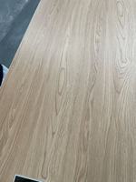 Suelo Vinílico Híbrido SPC de 4.0mm, Impermeable, Antideslizante, con Sistema de Clic, Núcleo Rígido de PVC, Diseño Gráfico Imitación Madera China, para Garaje y Gimnasio