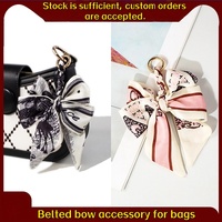 Gran Lazo de Seda con Cinturón para Bolso de Mujer, Colgante Decorativo para Bolso, Lazo con Patrón Geométrico y Anillo Dorado para Accesorios de Bolsos DIY