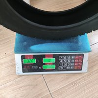 Pneus de moto tubeless personnalisés professionnels 120/70-12, motif robuste, matériau en caoutchouc naturel