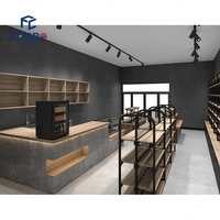 Comptoir de bar moderne pour café, aménagements de comptoirs pour café, solutions de décoration et de design pour les étagères de café