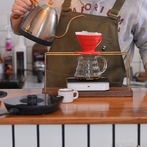 Soporte de café de madera portátil certificado con soporte de filtro de café de latón, estante de estación de goteo, función de vertido para <span class=keywords><strong>cafetera</strong></span> - Product Image 3