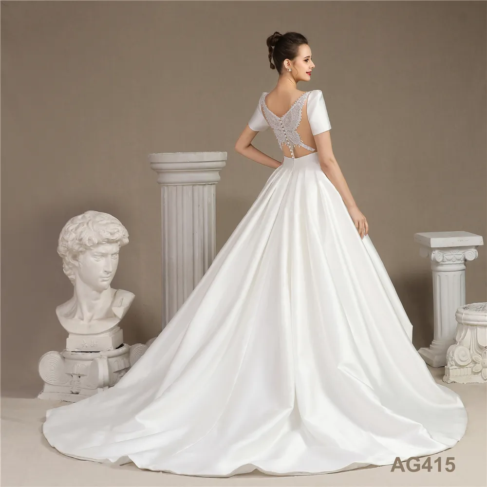 OEM Elegant Vintage Satin White Bridal Dress Butterfly Design O Neck Square Collar Short Sleeve Wedding Ball Gowns For Brides