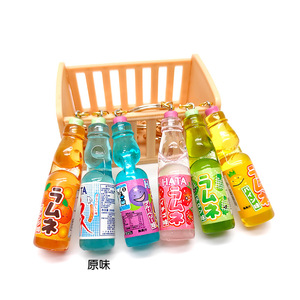 Llavero con Mini Botella de Refresco Japonés <span class=keywords><strong>Ramune</strong></span>, Colgante de Bebida de Simulación Colorido para Decoración de Bolsos y Mochilas, y Regalos para Amantes de la Gastronomía - Product Image 3