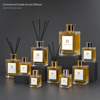 Vente en gros de flacons diffuseurs carrés transparents de différentes tailles, emballage d'aromathérapie pour la maison et l'hôtel, logo personnalisé