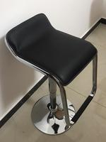 Chaise de bar luxueuse pivotante avec repose-pieds, en cuir PU rembourré, chaises de bar blanches pour club