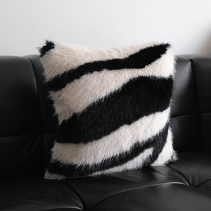Housse de coussin décorative en <span class=keywords><strong>fausse</strong></span> <span class=keywords><strong>fourrure</strong></span> style Ins, rayures simples noires et blanches, pour canapé et salon - Product Image 1