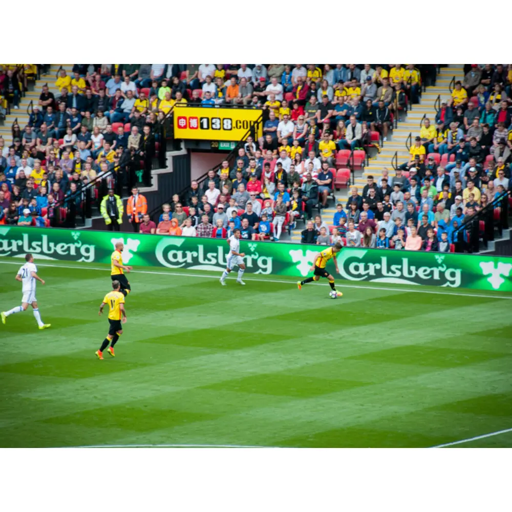 Peraga Panel Digital Led Iklan Perimeter Stadion Layar Led Papan Peraga Video Luar Ruangan untuk Lapangan Sepak Bola