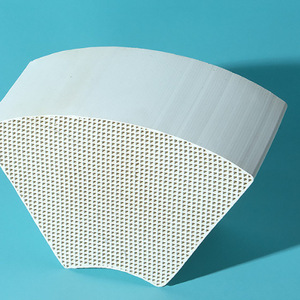 Venta directa de fábrica Zhongci de panal general RTO & <span class=keywords><strong>RCO</strong></span> almacenamiento térmico ladrillo circonio corindón alto aluminio 150*100*100 - Product Image 2