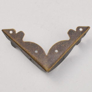 Wenzhou Platinum Link Metal L Shape <b>Corner</b> <b>Protectors</b> Antique Bronze Yellow For Wooden Box Home Decoration - Product Image 4