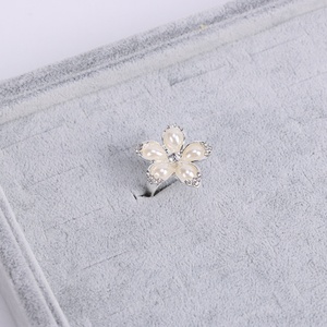 Présentoir de Luxe en Velours Brossé Étanche pour Bijoux – Présentoir de Comptoir pour Boucles d'Oreilles, Pendentifs, Clous d'Oreilles, Bagues et Colliers - Product Image 5