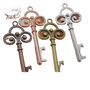 249 Geqiao a4122 Đồ Trang Sức Nhà Máy Bán Buôn Món Quà Cưới Trở Lại Hợp Kim Key Mặt Dây Chuyền Đa-Chức Năng Mở Chai - Product Image 1